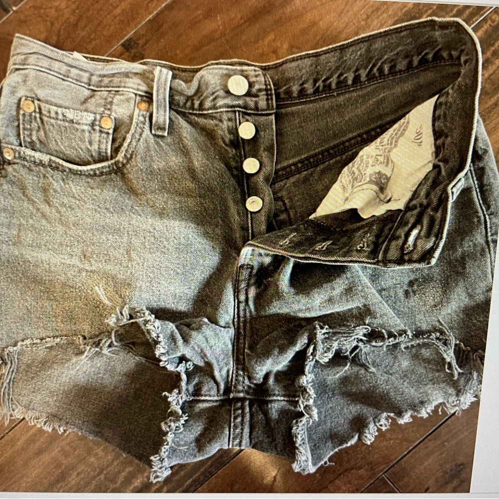 Levi’s Premium 501 Original Shorts 56327-0070 Distressed Black Womens Size 24 - Picture 4 of 7